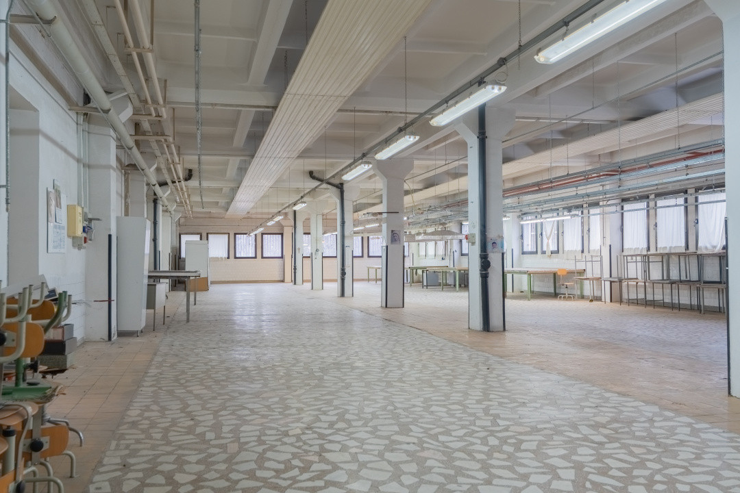 Spatiu industrial/comercial P+1, 3400 mp utili, teren 4000 mp, Marasti