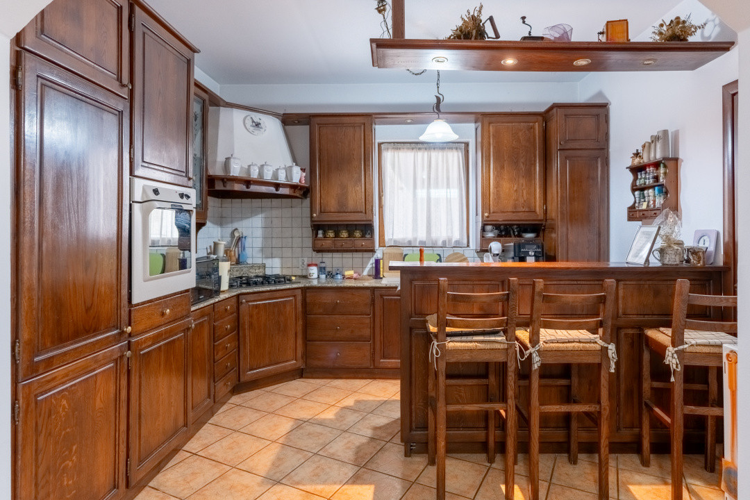 Spatiu industrial/comercial P+1, 3400 mp utili, teren 4000 mp, Marasti