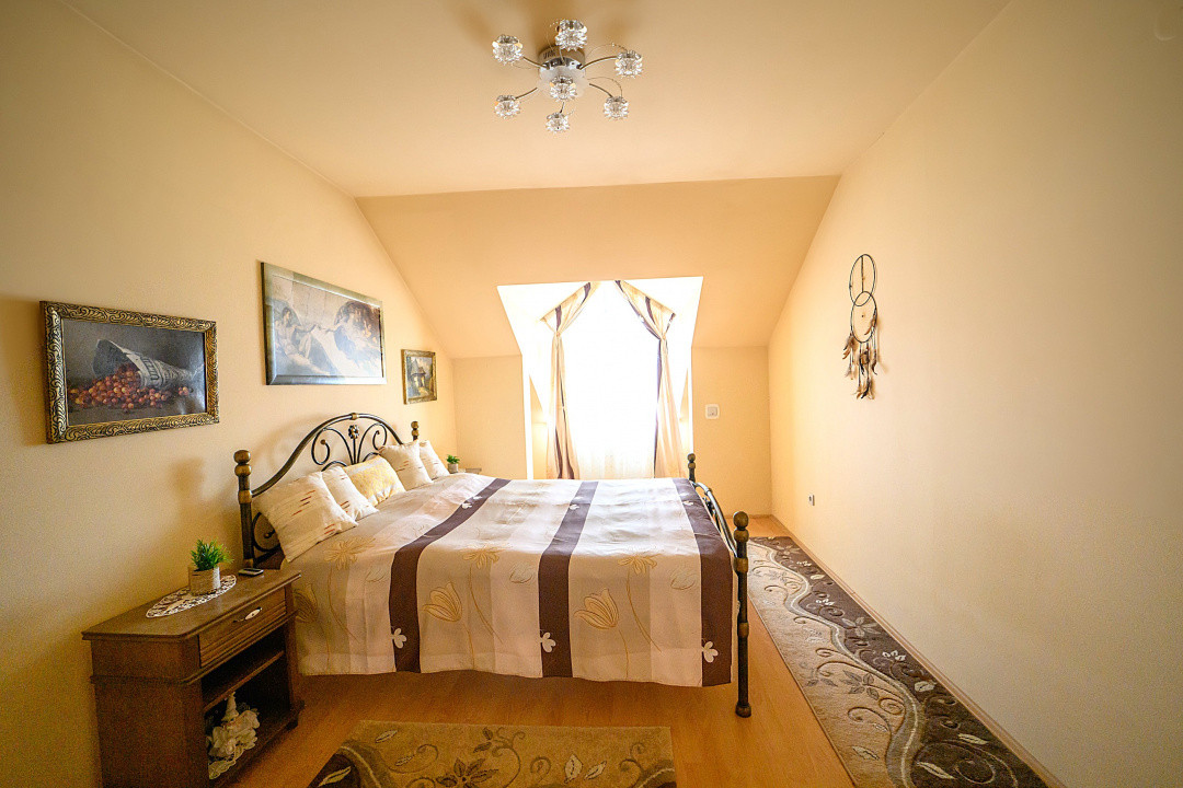 Apartament 5 camere, living, 2 bai, ideal pt. o familie numeroasa, 0% comision