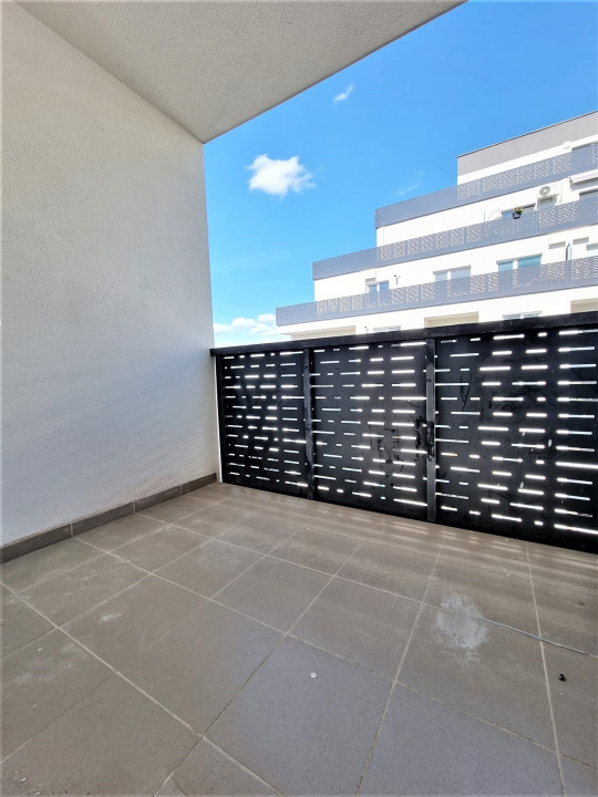 Apartament 2 camere in bloc NOU, balcon, zona BMW Metro