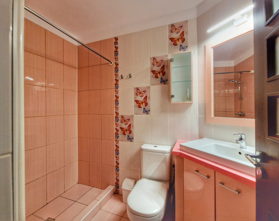 3 camere pe doua niveluri, str. Somesului, langa Stadion, garaj