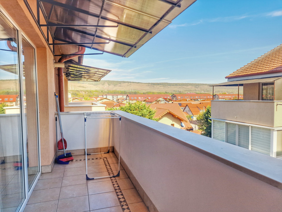 3 camere pe doua niveluri, str. Somesului, langa Stadion, garaj