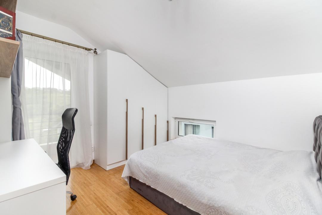 Casa finisata tip duplex, GARAJ, 3 dormitoare, 2 bai, str. Campului
