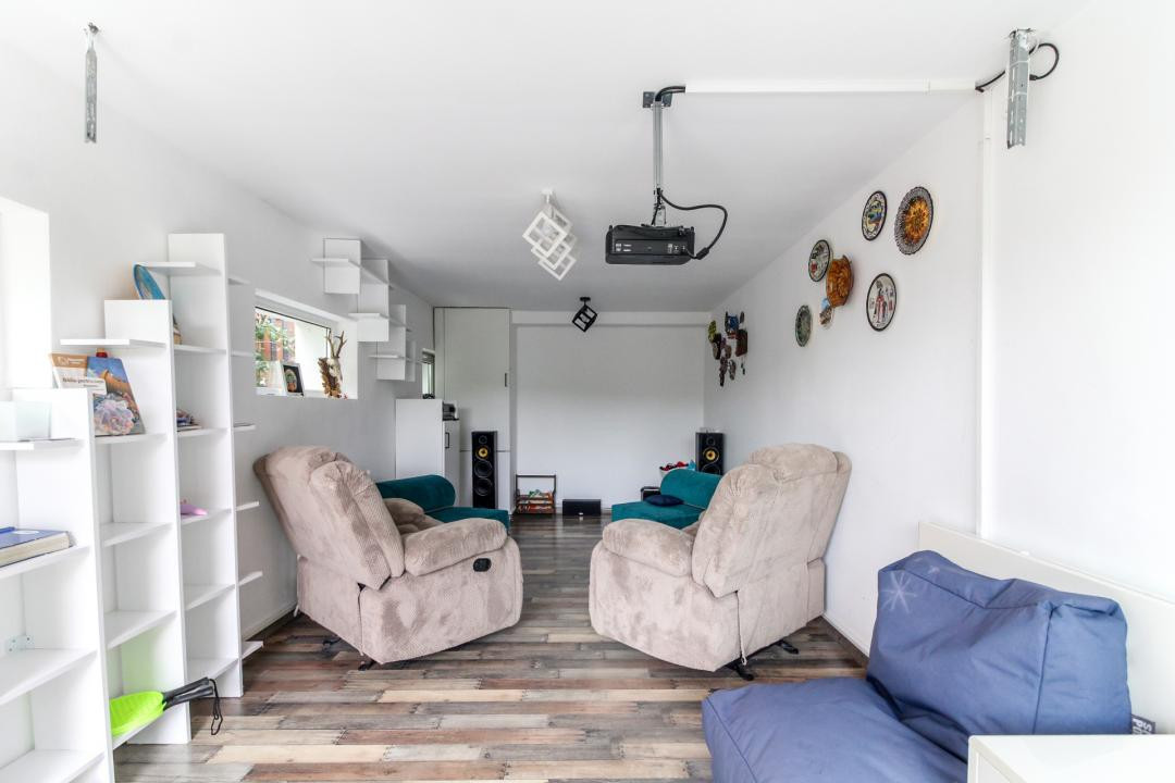 Casa finisata tip duplex, GARAJ, 3 dormitoare, 2 bai, str. Campului