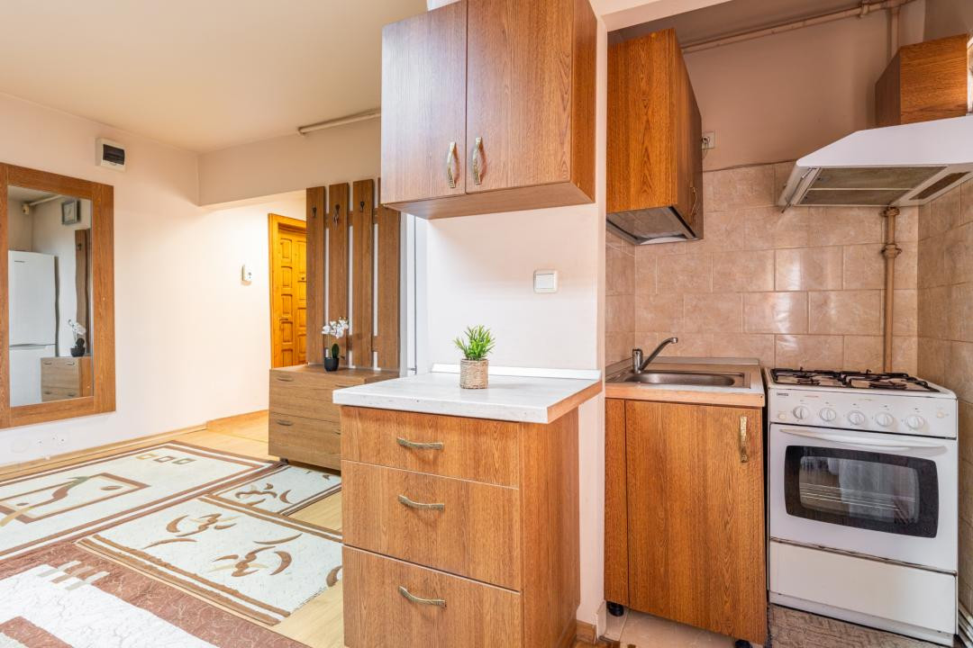Apartament 3 camere, balcon, ETAJ 3, centrala proprie, bloc izolat, Dumbrava II