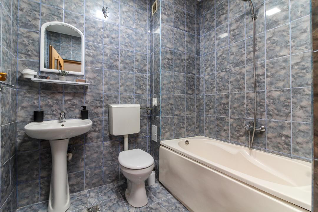 Apartament Zorilor UMF cu o camera, bloc dupa 2000, etaj 2