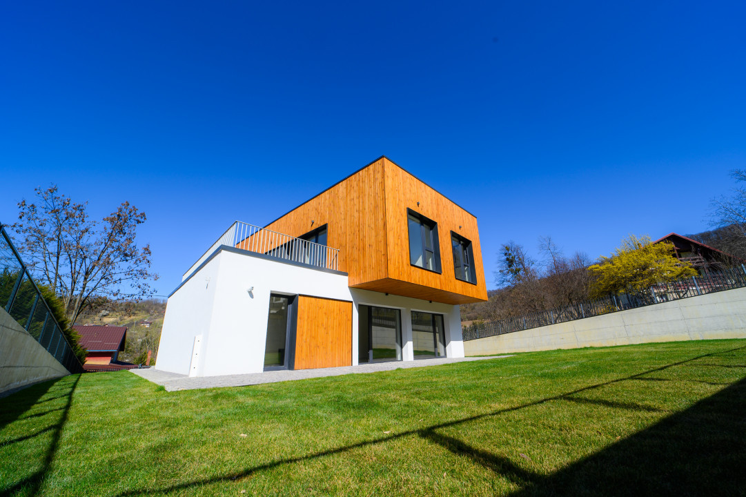 Vila exclusivista zona Episcopiei, garaj, incalzire in pardoseala, terasa