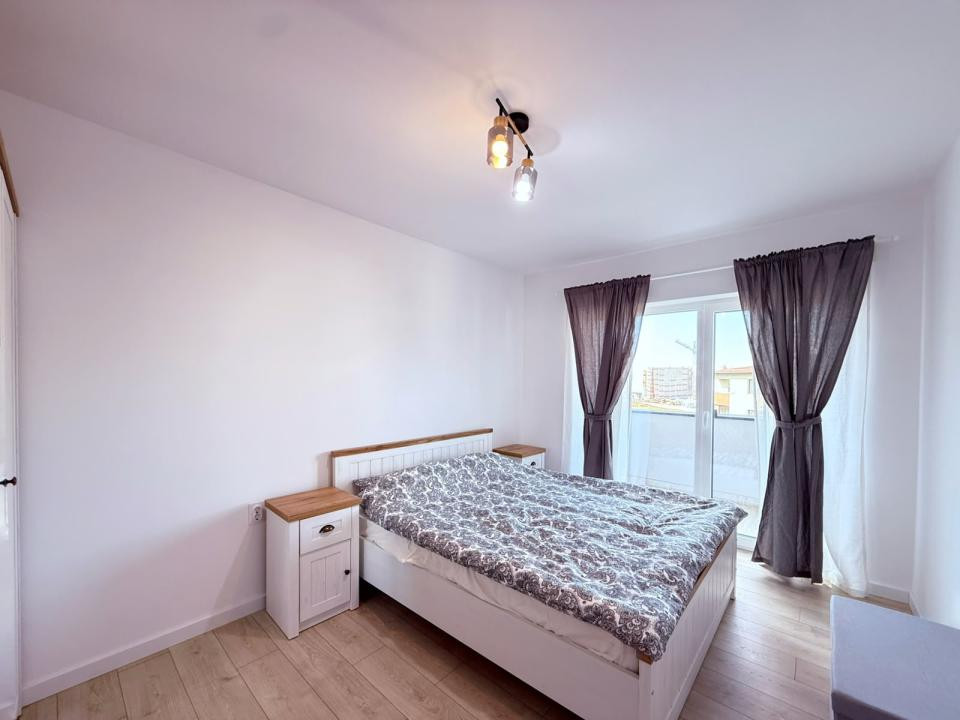 PRIMA INCHIRIERE! 2 camere cu terasa si parcare, et 3, lift, TOTUL NOU