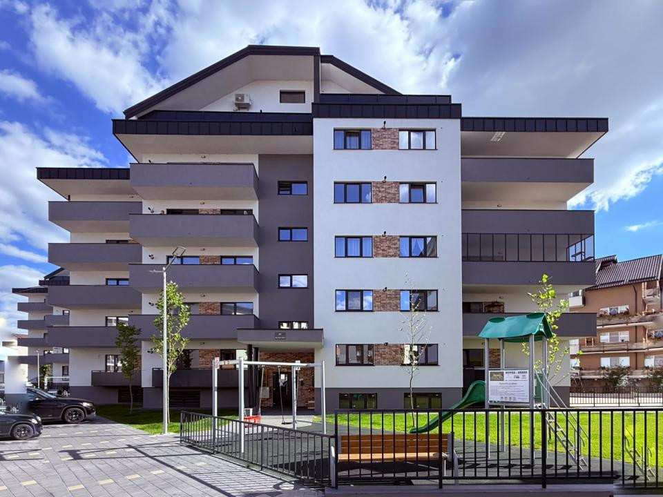 PRIMA INCHIRIERE! 2 camere cu terasa si parcare, et 3, lift, TOTUL NOU