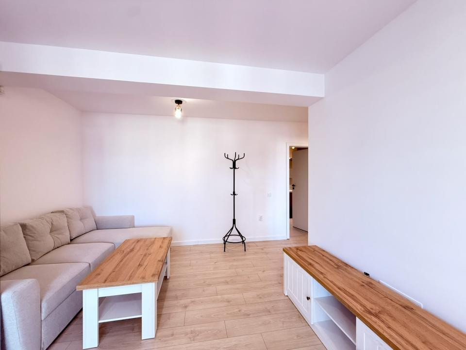 PRIMA INCHIRIERE! 2 camere cu terasa si parcare, et 3, lift, TOTUL NOU
