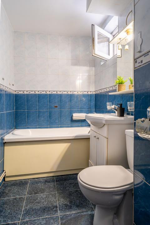 ULTRACENTRAL, langa PRIMARIE - 3 camere, balcon, etaj 7/10, bloc izolat