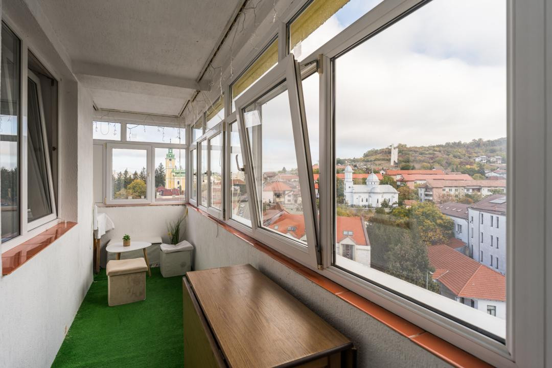ULTRACENTRAL, langa PRIMARIE - 3 camere, balcon, etaj 7/10, bloc izolat