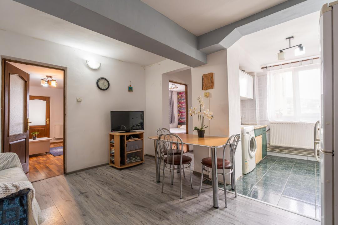 ULTRACENTRAL, langa PRIMARIE - 3 camere, balcon, etaj 7/10, bloc izolat