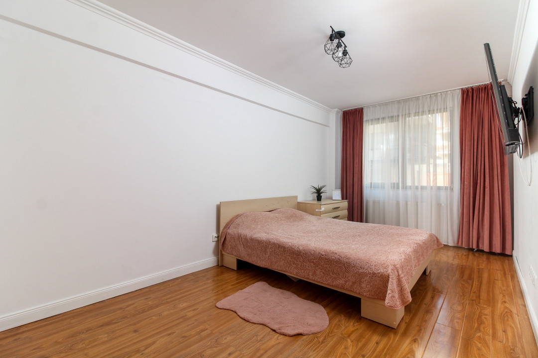 Apartament 2 camere, bloc NOU, mobilat si utilat, CURTE PRIVATA cu  CF!