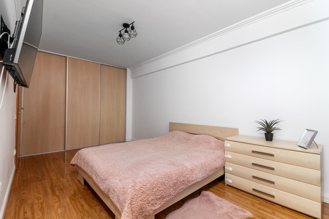 Apartament 2 camere, bloc NOU, mobilat si utilat, CURTE PRIVATA cu  CF!
