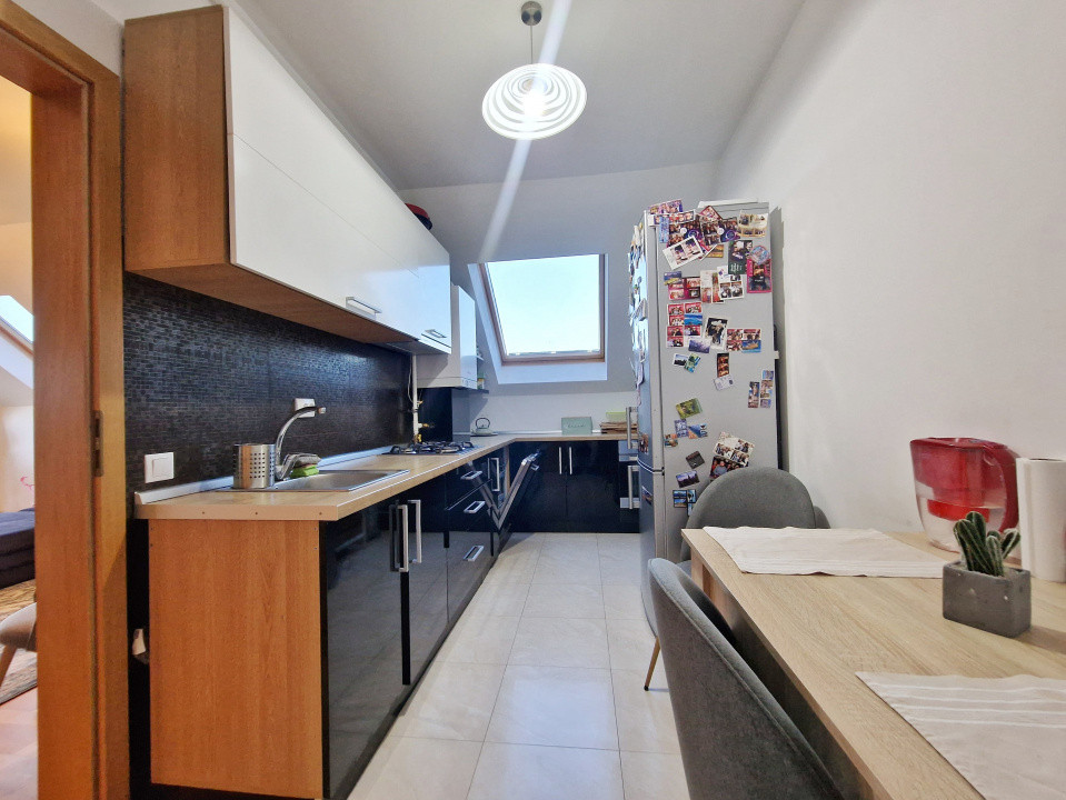 Apartament modern si spatios pe doua niveluri, bloc NOU, Parcare