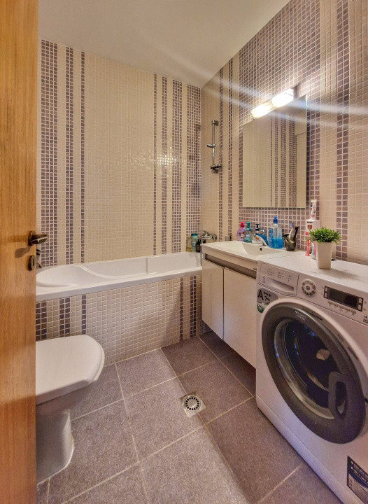 Apartament modern si spatios pe doua niveluri, bloc NOU, Parcare