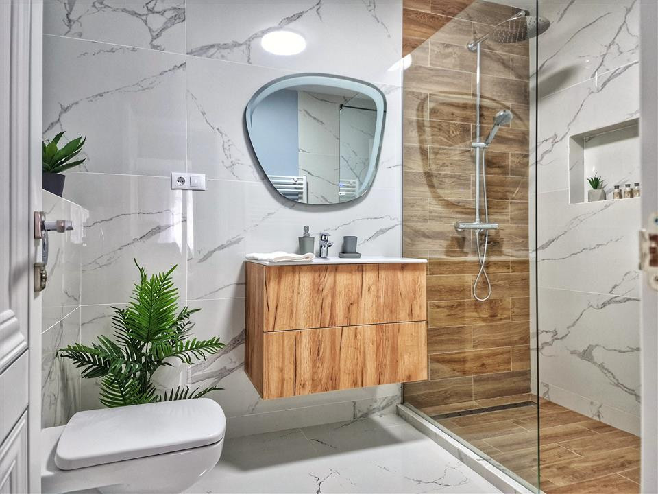Apartament LUX cu parcare, zona BMW/Metro, la intrare in Floresti