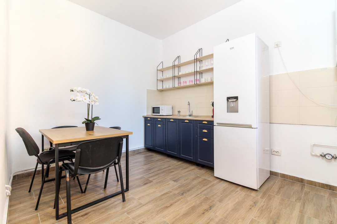 Apartament 76 mp, tavan inalt, Centru, langa Opera Nationala