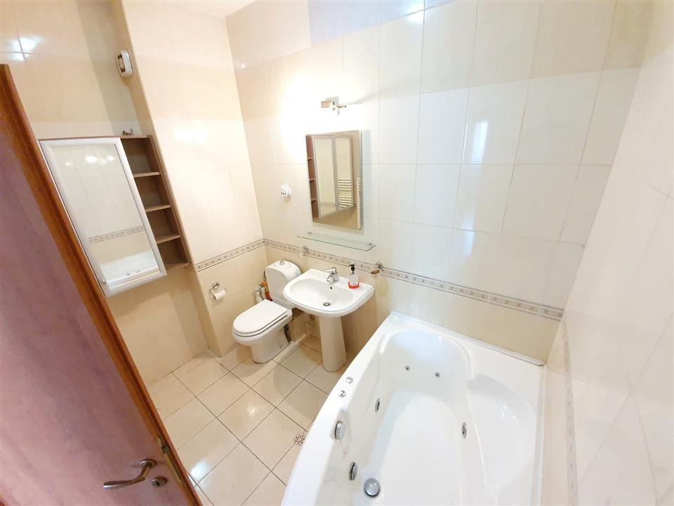 Apartament cu 2 camere, 62 mp, bloc 2006, parcare, Panorama frumoasa!