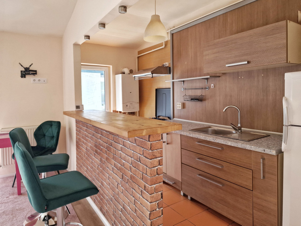 Apartament o camera, str. Eroilor, Parcare, centrala proprie, aer conditionat