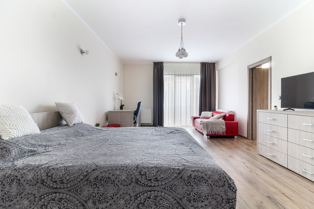 Casa LA CHEIE cu 5 camere si 4 bai, 200 mp, dormitoare mari, Buna Ziua