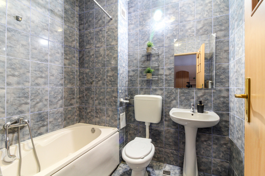 Apartament Zorilor UMF cu o camera, bloc dupa 2000, etaj 2