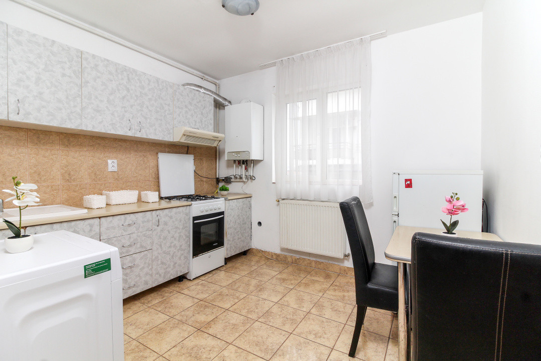 Apartament Zorilor UMF cu o camera, bloc dupa 2000, etaj 2