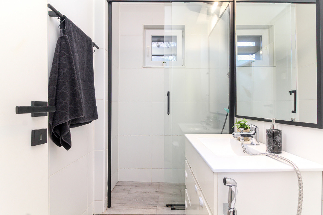 Apartament 2 camere Gheorgheni, renovat complet + parcare, langa Iulius Mall