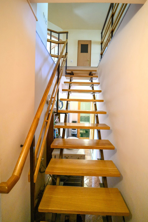 Apartament 5 camere, living, 2 bai, ideal pt. o familie numeroasa, 0% comision